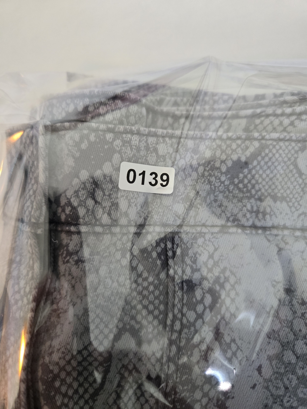 White House Black Market Gray Snake-Print Button Front Mini Skirt Womens Size 10 - Picture 8 of 9